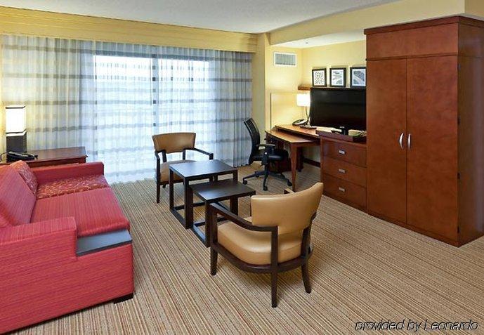 คอร์ตยาร์ด บัฟฟาโล แอร์พอร์ต Hotel ชีคโทวากา ห้อง รูปภาพ