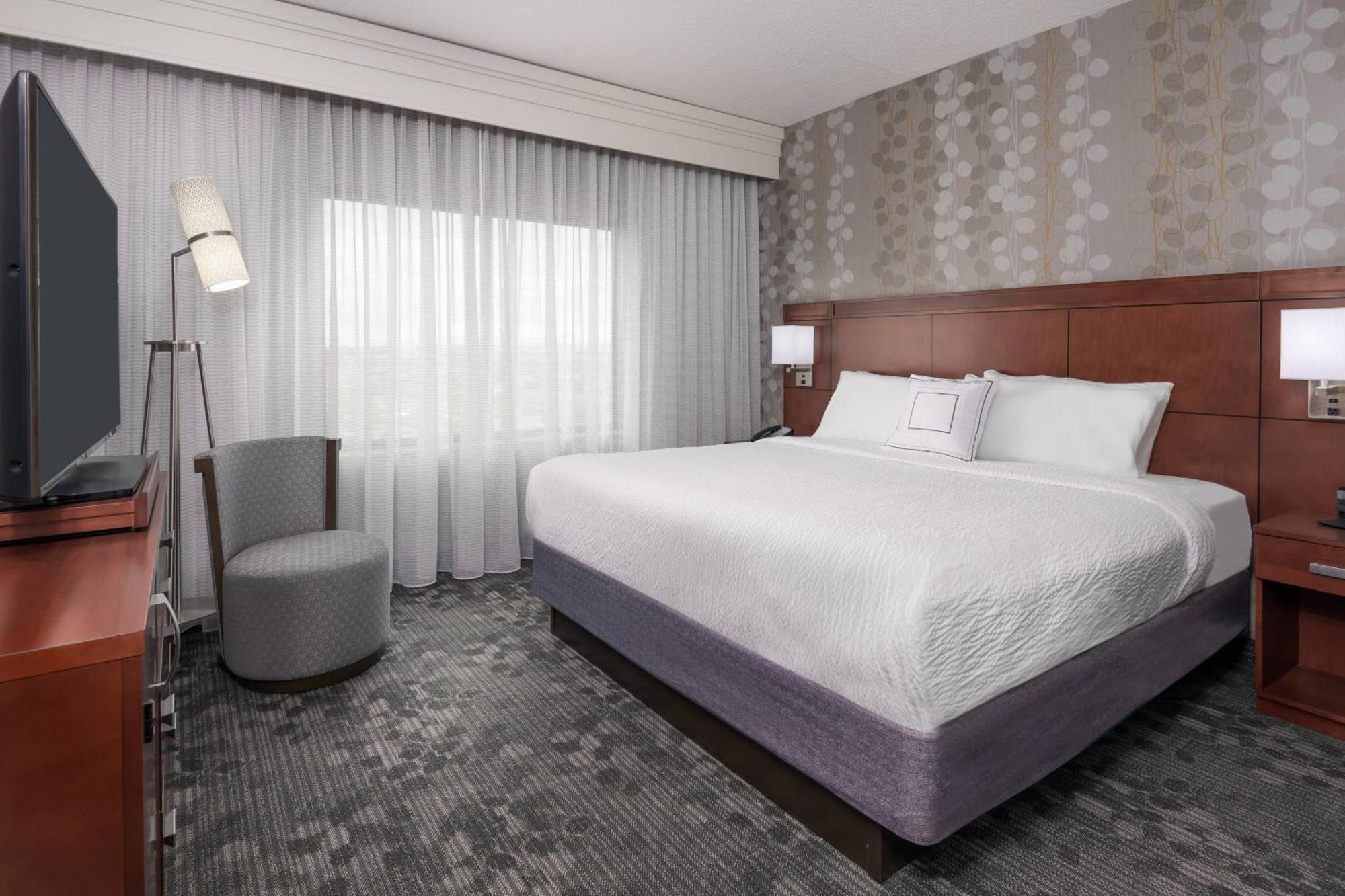 คอร์ตยาร์ด บัฟฟาโล แอร์พอร์ต Hotel ชีคโทวากา ภายนอก รูปภาพ
