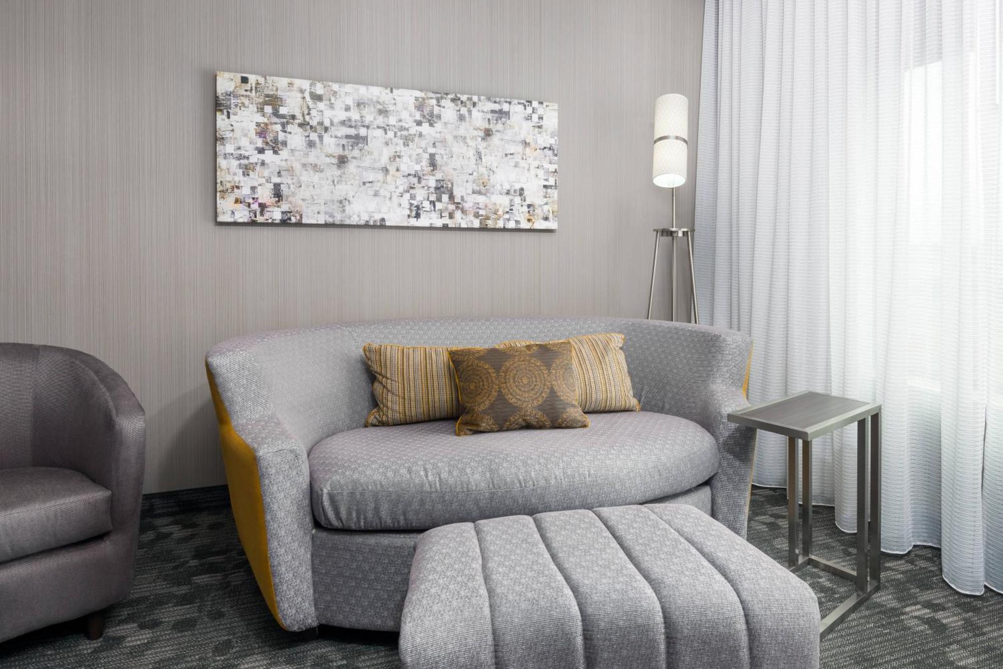 คอร์ตยาร์ด บัฟฟาโล แอร์พอร์ต Hotel ชีคโทวากา ภายนอก รูปภาพ