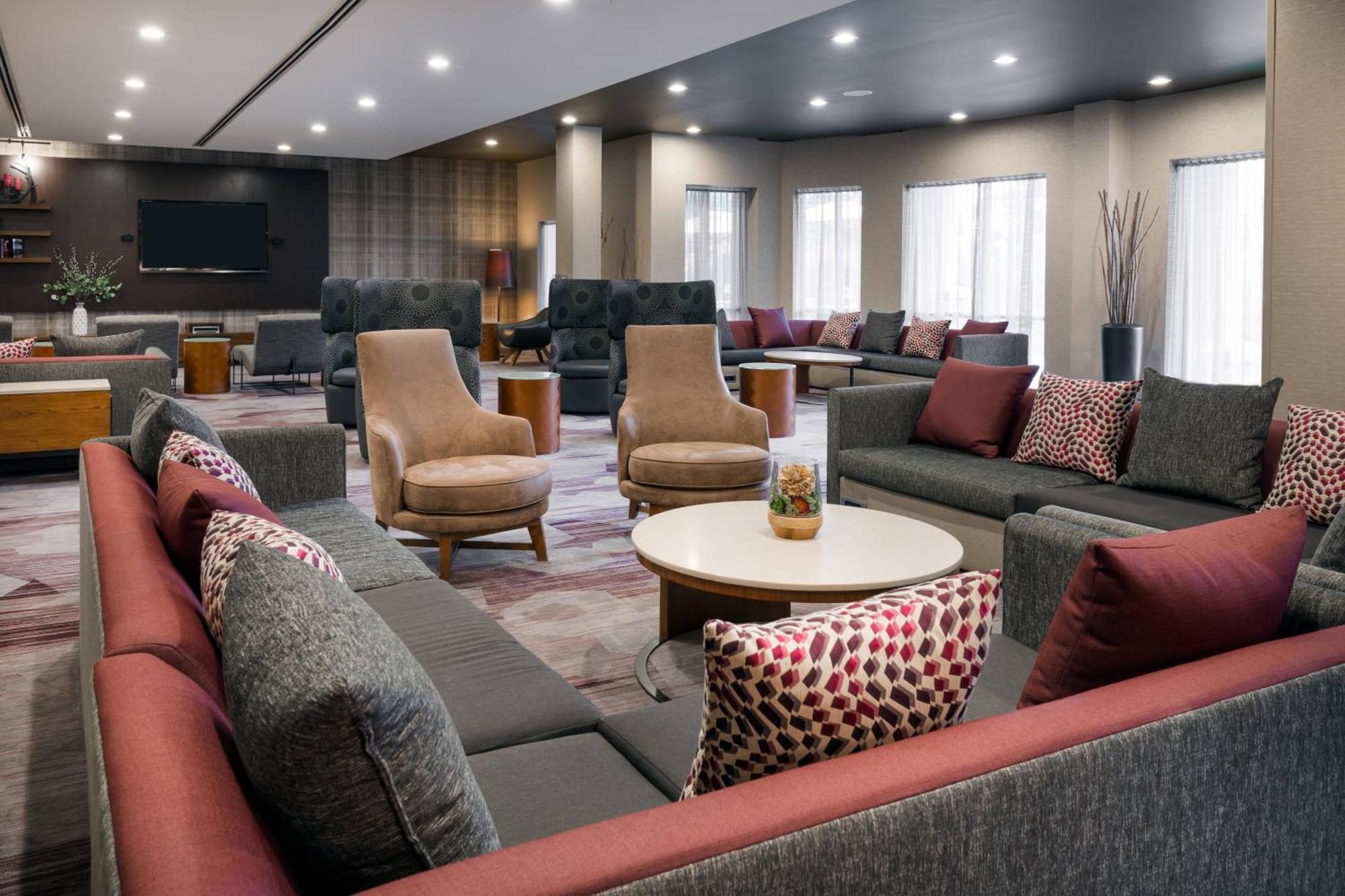 คอร์ตยาร์ด บัฟฟาโล แอร์พอร์ต Hotel ชีคโทวากา ภายนอก รูปภาพ