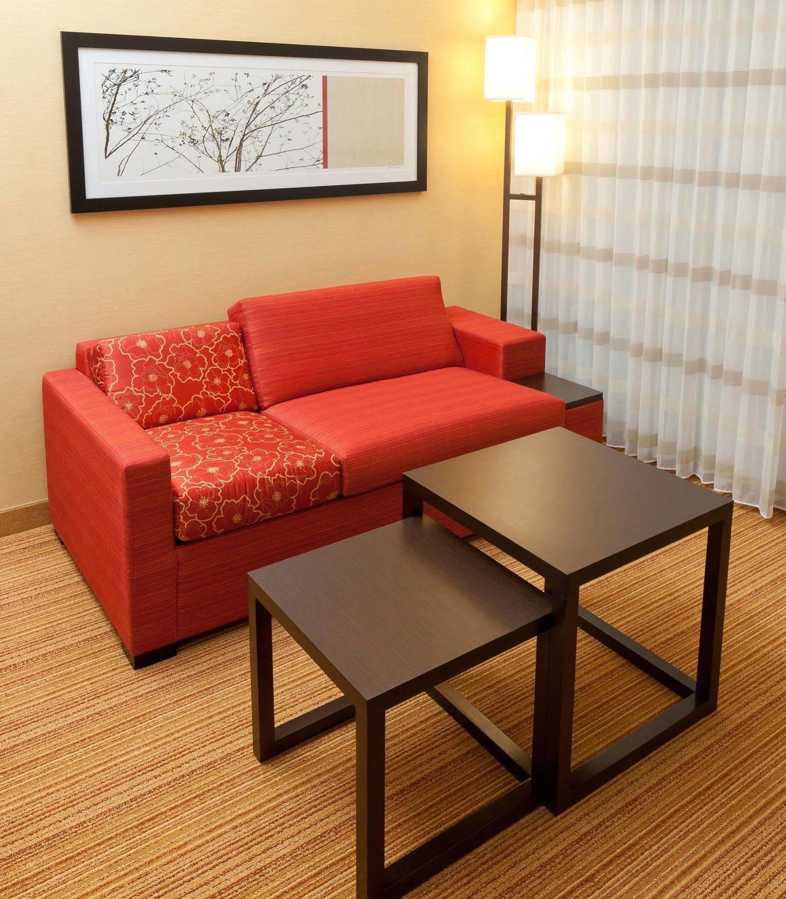 คอร์ตยาร์ด บัฟฟาโล แอร์พอร์ต Hotel ชีคโทวากา ภายนอก รูปภาพ